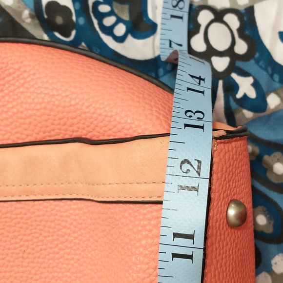 purse Coral in color very large last markdown - Picture 13 of 15